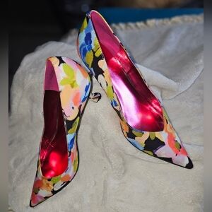 Nine West Floral Multi-Color Pointed Toe Pumps with Pink Interior